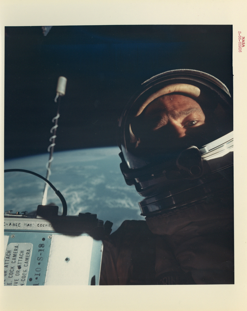 buzz-aldrin-selfie-space-nasa